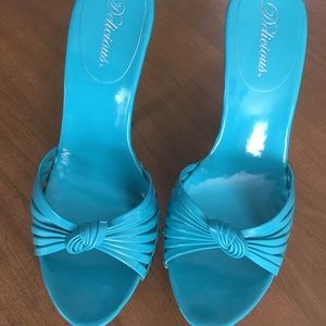 Beautiful turquoise heels